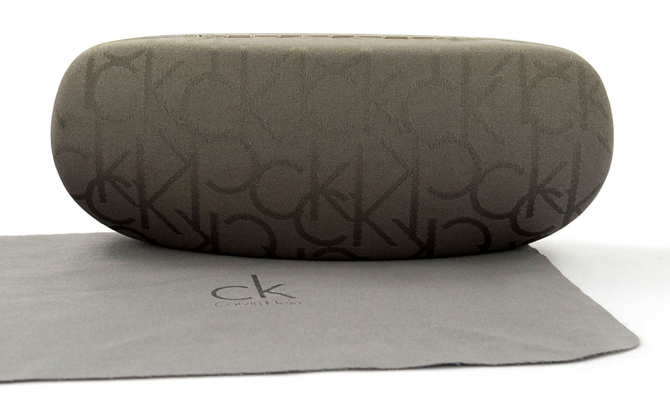 Calvin-Klein-Korrektion5c91f7366221d